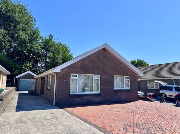 3-bed detached on Springfield Gardens, Bridgend County Borough, CF31 1HP, £275,000