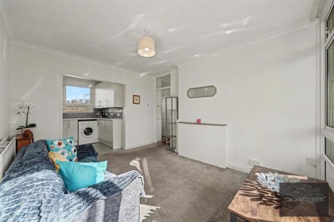 Flat 30, 6 Sharp House SW8 3BT-2.jpg