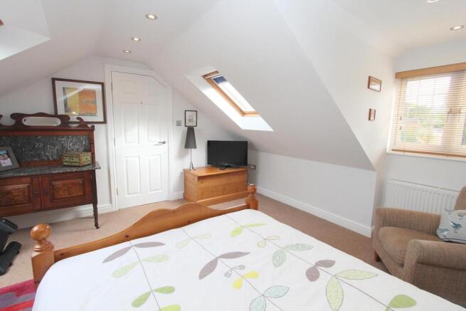 BED 5 B.JPG