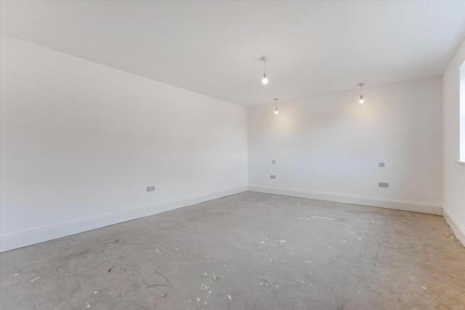 6 bed Detached for sale Image 11