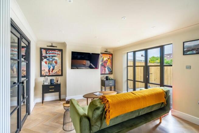 3 bed Semi-Detached for sale Image 6