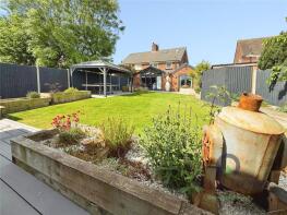 25, Lynn Close, Bedford MK42 9YP