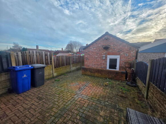 3 bed Terraced for sale Image 11