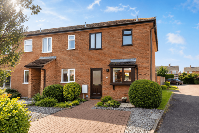 2 bed end terrace for sale Chatsworth Road, West