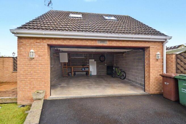2 bed Bungalow for sale Image 9