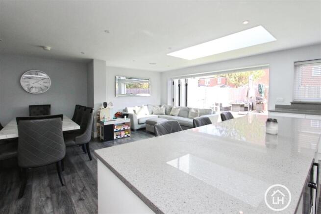 Kitchen/Dining Room