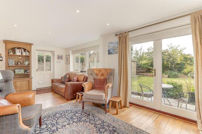3 bed House for sale Image 4