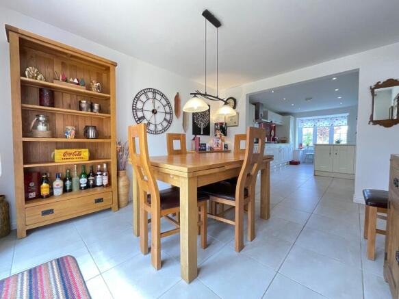 4 bed Detached for sale Image 4