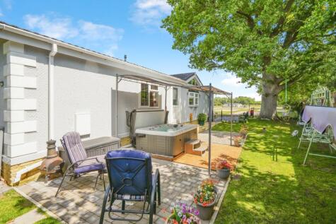 Heathfield Park, Bletchingdon, Kidlington, Oxfordshire, OX5