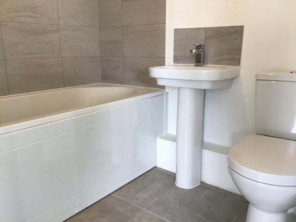 2 bed Town House to rent Image 8