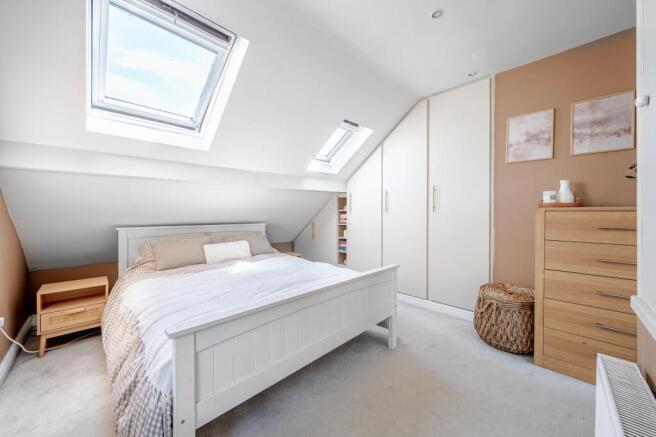 3 bed Terraced for sale Image 11