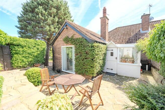 2 bed Semi-Detached for sale Image 9