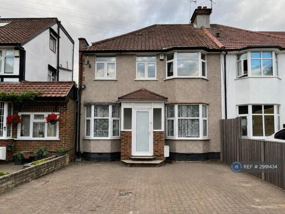 4-Bed Family Home With Two-Car Driveway