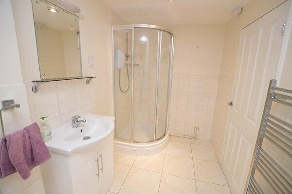 bath & shower room