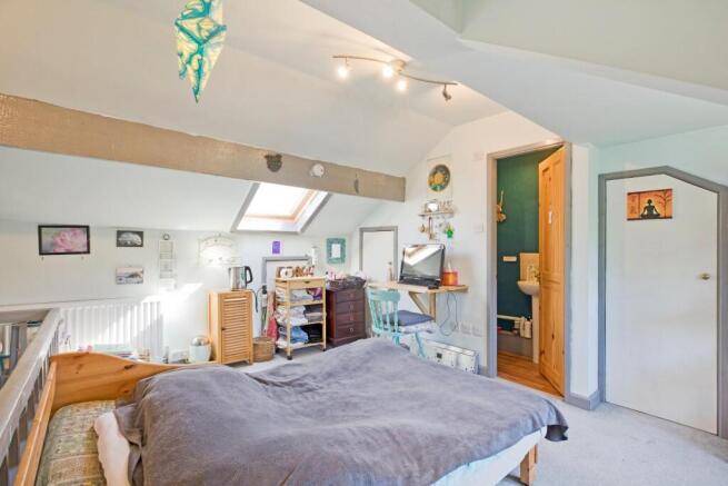 3 bed Terraced for sale Image 6