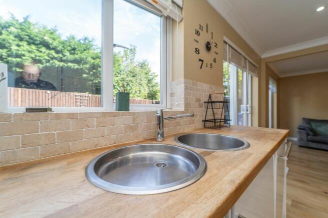 Kitchen/Dining Area