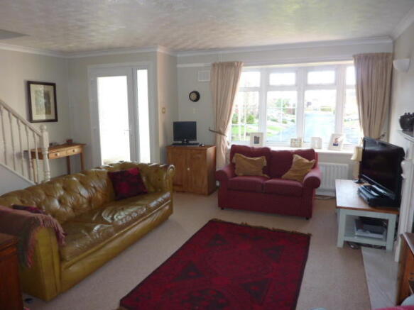 Spacious Lounge