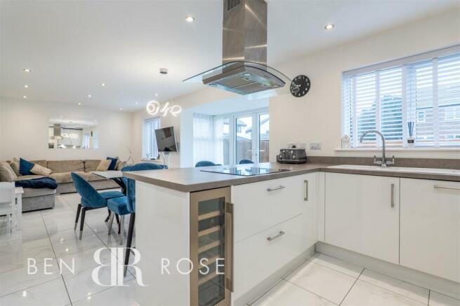 Kitchen/Dining Room/Snug