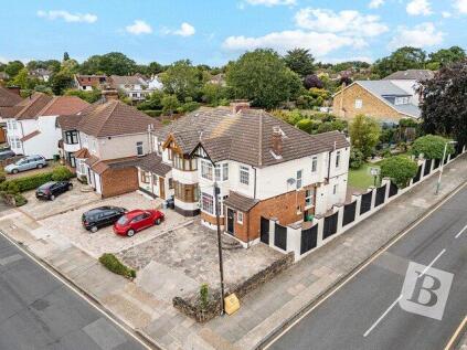 Deyncourt Gardens, Upminster, RM14