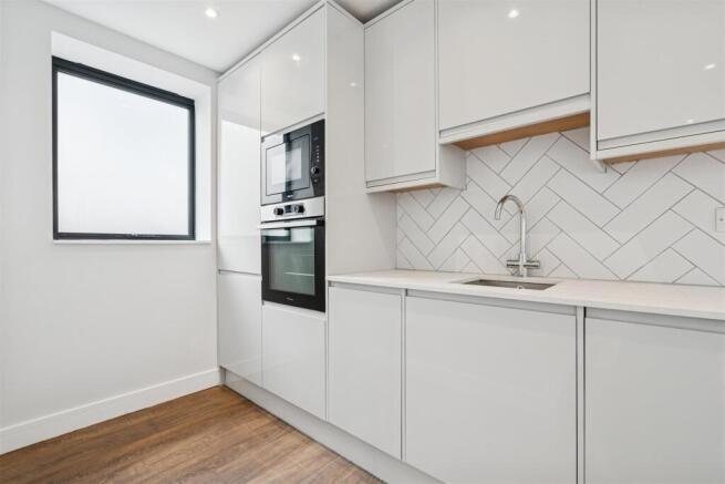 7a Christchurch Close SW19 kitchen 1.jpg