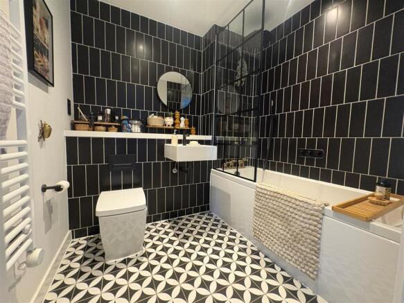 2 bed Apartment to rent Image 7