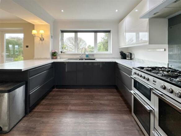 Kitchen Area.JPG