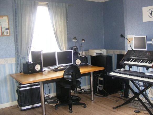 Photo 6