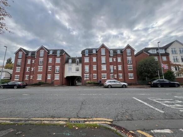 2-bed flat on Apartment 5, Parkgate Court, Wilderspool Causeway, Warrington, Cheshire WA4 6LA, £75,000