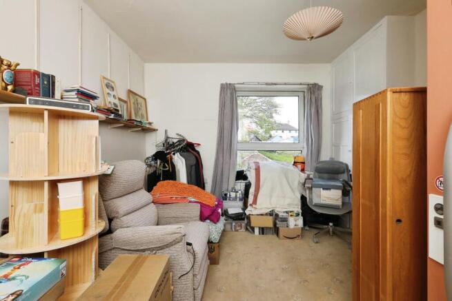 5 bed Semi-Detached for sale Image 9