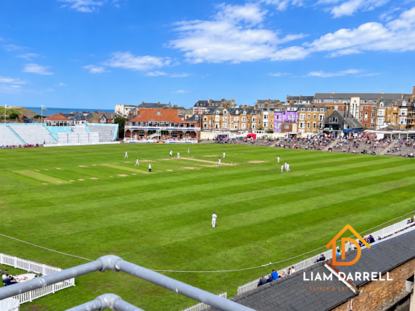 1-bed flat on Trafalgar Square, Scarborough, North Yorkshire, £70,000