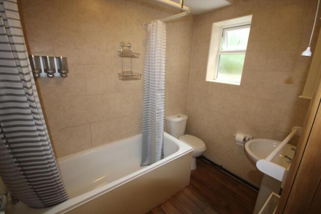 2 bed Flat to rent Image 5