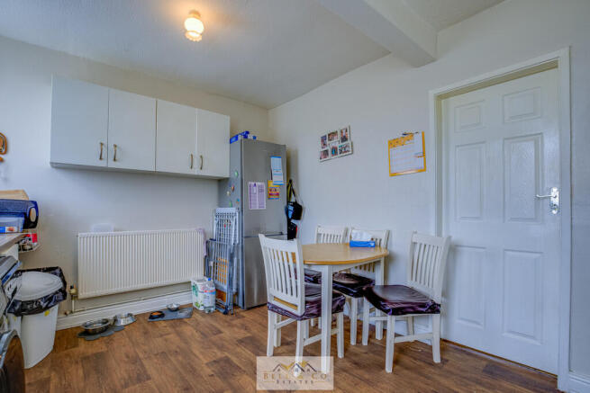3 bed Semi-Detached for sale Image 8