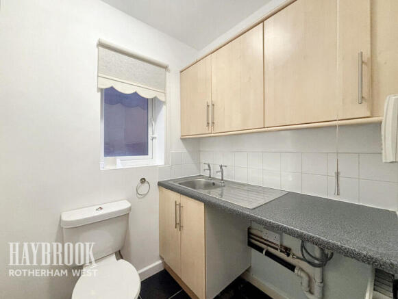 4 bed Detached for sale Image 6