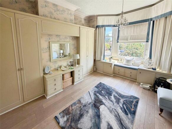4 bed Detached for sale Image 12