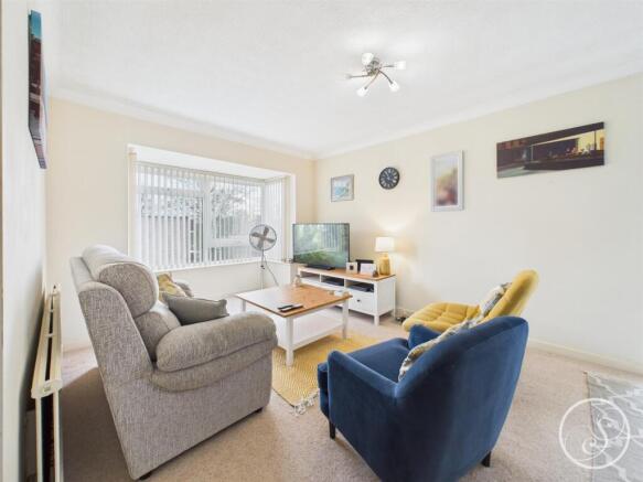 2 bed Flat for sale Image 5