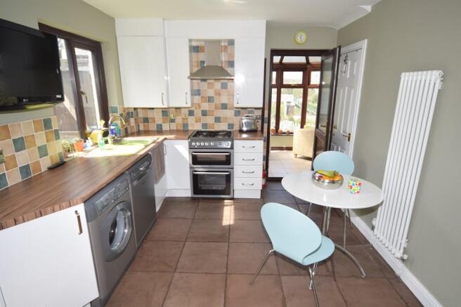 KITCHEN DINER