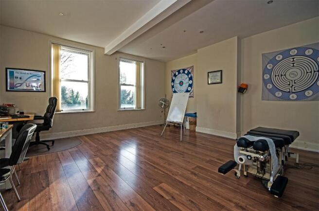 didsbury rd 466 heaton mersey 1st floor room 1.jpg