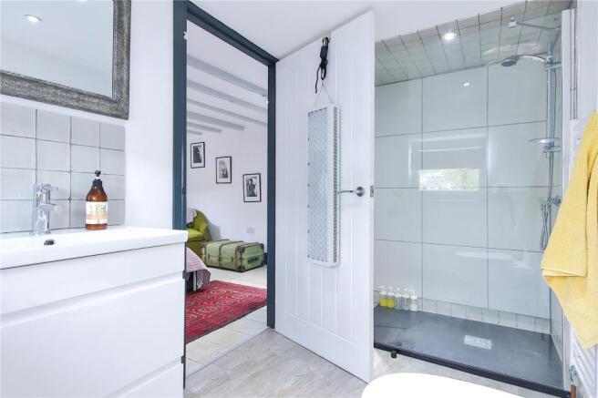 Bed 3 En-Suite