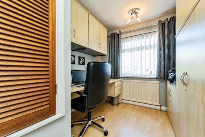 4 bed Detached for sale Image 11