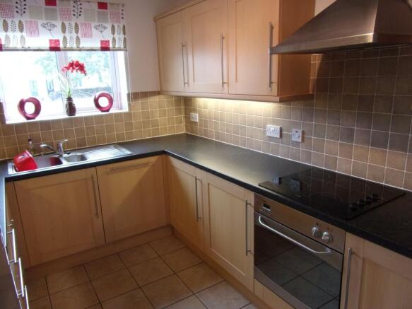 2 bed Apartment to rent Image 4