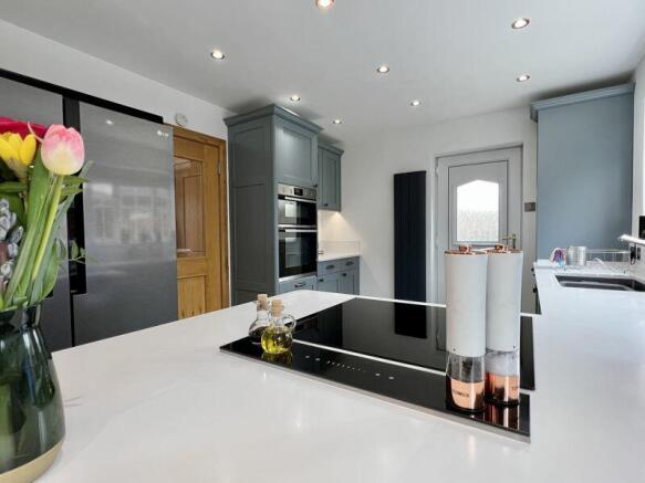 KITCHEN BREAKFAST ROOM