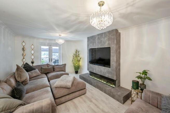 4 bed Detached for sale Image 10