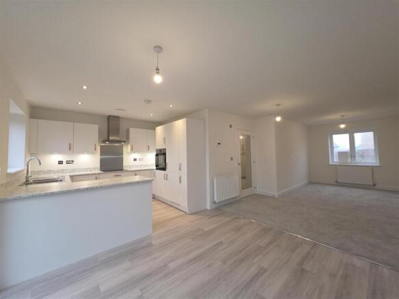 2 bed Detached for sale Image 4