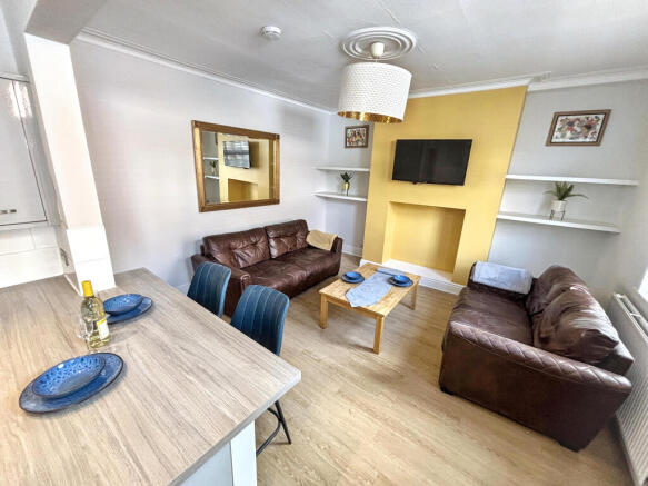 3 bed Terraced to rent in meanwood