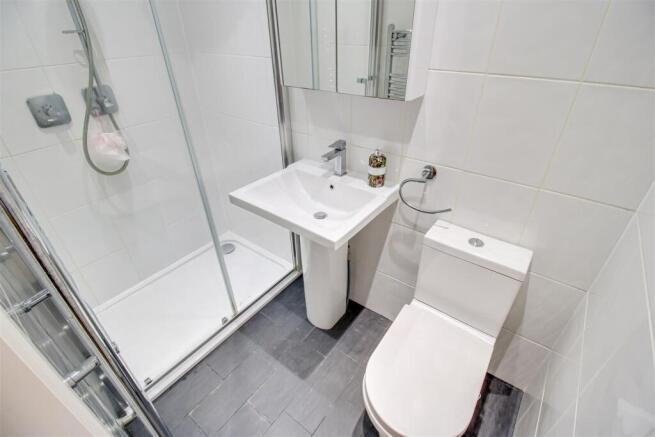 4 bed Detached for sale Image 7