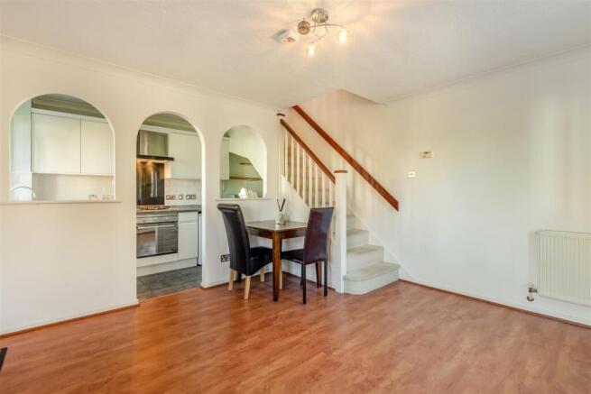 8706632-interior01.jpg