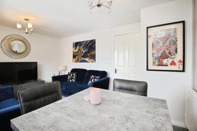 2 bed Flat for sale Image 11