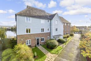 Flat 4, 62, The Lakes, Larkfield, Aylesford ME20 6GJ