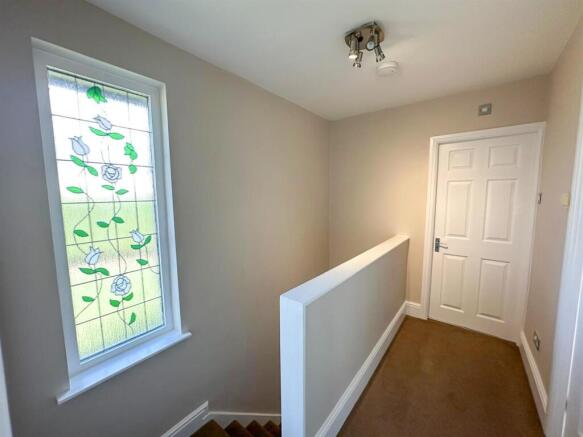 3 bed Semi-Detached for sale Image 9