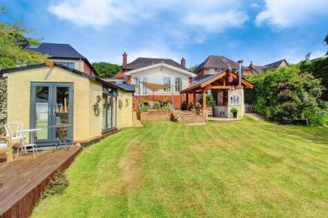 Longwood Road, Aldridge, WS9